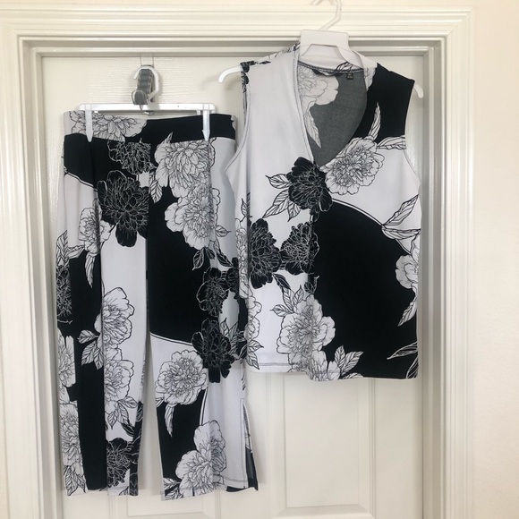IMAN Black and White Floral Crop Pant with Tank Top Set - Picture 1 of 8